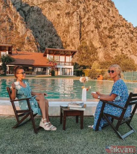 Bir Zamanlar Çukurova'nın Ümit'i Hande Soral'ın annesi kızlarına taş çıkartıyor! İşte 'güzellik genetik' dedirten Sebahat Soral... - 5