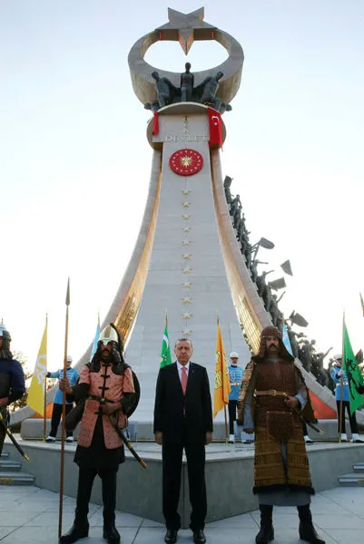 Korkaklar zafer anıtı dikemez-1