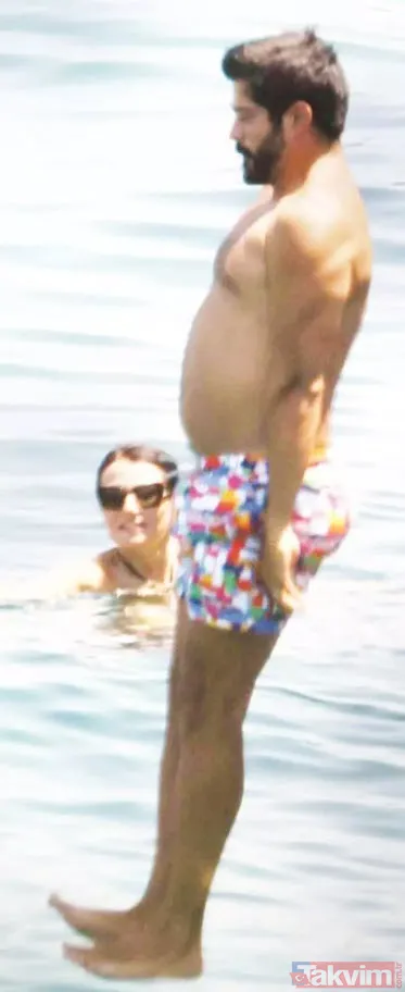 Fahriye Evcen ve Burak Özçivit'in oğlu Kerem ilk kez yüzünü gösterdi! Bikinili yakalanan Fahriye düzgün fiziğiyle hayran bıraktı - 8