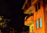 İntihar etmek isteyen kadının kurtarılma anı kamerada!