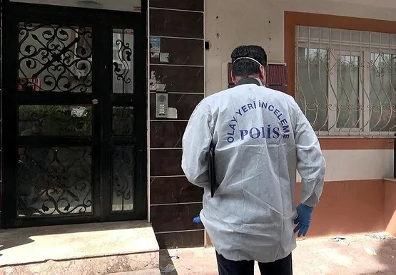 antalya-kepezde-sevgilisini-rahatsiz-eden-arkadasini-ensesinden-vurdu-1586013437400.jpeg Antalya Kepez'de sevgilisini rahatsız eden arkadaşını ensesinden vurdu!-1