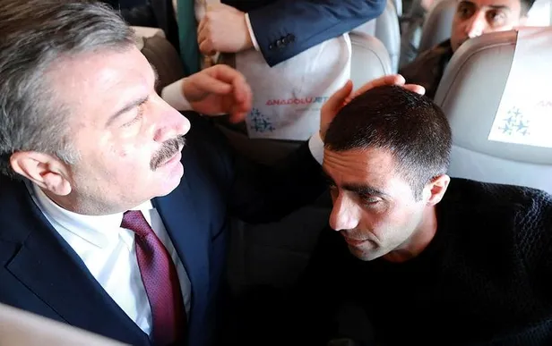 Sağlık Bakanı Fahrettin Koca'dan uçakta rahatsızlanan yolcuya ilk müdahale-3