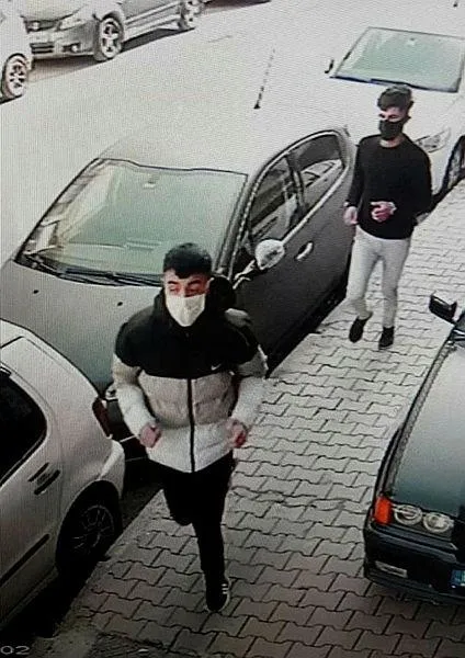 SON DAKİKA: Çocuklu kadın hayatının şokunu yaşadı: Kapkaççıların telefonu alıp kaçtığı anlar kamerada!-3