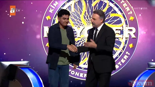 Milyoner Koltuğuna Oturan Lise Öğrencisi Süleyman, Rapçi Olma Hedefiyle Hazırladığı Bestelerini Milyonların Önünde Seslendirdi. Yarışmanın Sunucusu Oktay...