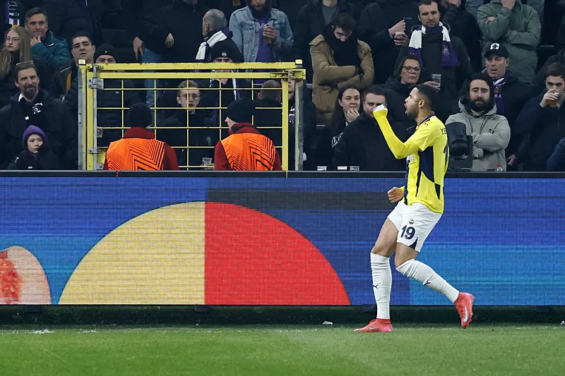 Fenerbahçe'de çok sayıda ayrılık! Jose Mourinho biletlerini kesti - 7