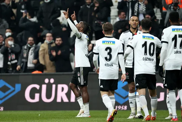 besiktasin-belcikali-golcusu-michy-batshuayi-formunun-zirvesinde-ilginc-istatistik-1642581095223.jpg Beşiktaş'ın Belçikalı golcüsü Michy Batshuayi formunun zirvesinde! İlginç istatistik-3