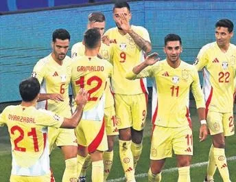 Boğalar herkesi ezip geçti