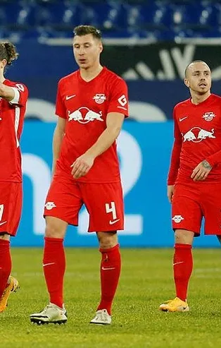 Bundesliga'da Leipzig 3 puanı 3 golle aldı