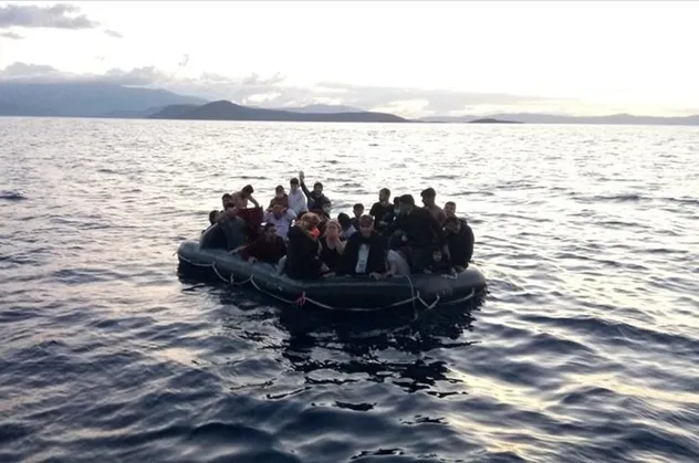SON DAKİKA: İzmir’de 64 düzensiz göçmen kurtarıldı