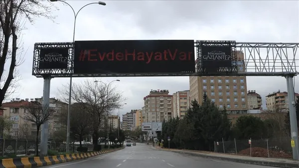 son-dakika-gaziantepde-koronavirus-vaka-sayisi-tekrar-artisa-gecti-vali-uyardi-1612003728817.jpg SON DAKİKA: Gaziantep'de koronavirüs vaka sayısı tekrar artışa geçti! Vali uyardı-2