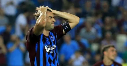 Trabzonspor, Burak Yılmaz'ın kaptanlığını yönetim kurulu kararıyla elinden aldı!