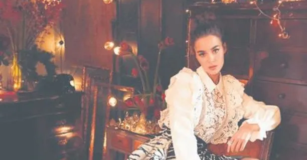 Bensu Soral profesyonel modellere taş çıkardı