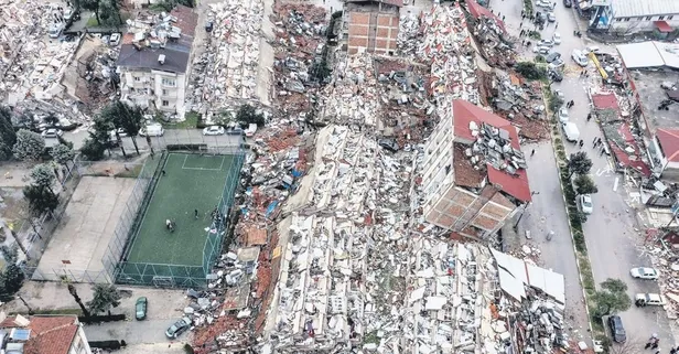 Asrın felaketini unutmayan ünlülerden dayanışma mesajları yağdı