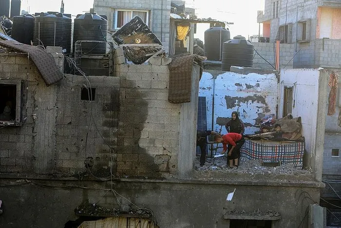 1703417052399.jpeg Siyonist yönetimin Hamas yalanı patladı! Serbest bırakılan İsrailli kadın anlattı: Bizi bedenleri ile korudular-2