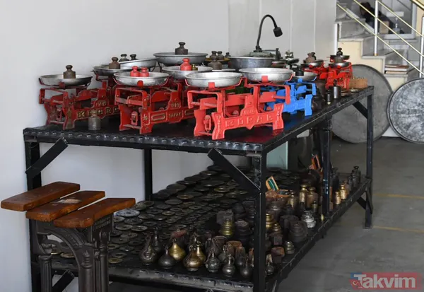 Delikli bir kuruşla başladı! Antika koleksiyonu 10 bin eşyaya ulaştı! - 15