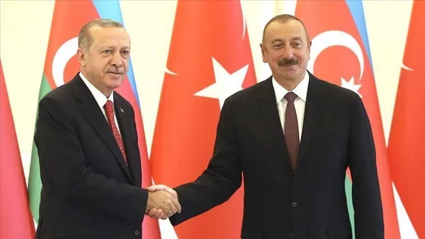 azerbaycan-cumhurbaskani-aliyev-baskan-recep-tayyip-erdogani-dogal-gaz-kesfi-nedeniyle-tebrik-etti-1598112621298.jpeg
