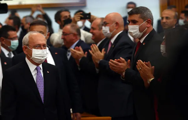 son-dakika-kemal-kilicdaroglu-kufurbaz-lutfu-tye-tek-kelime-etmedi-mandaci-oldugunu-itiraf-etti-1636458349956.jpg SON DAKİKA: Kemal Kılıçdaroğlu küfürbaz Lütfü T.'ye tek kelime etmedi! Mandacı olduğunu itiraf etti-4