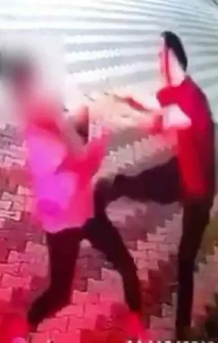 Doktor, boşandığı eşini öldüresiye dövdü!