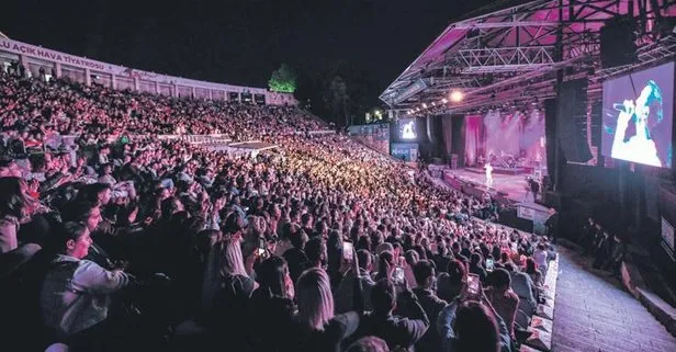 Tan Taşçı 2022 Harbiye serisinin açılışını dün gece yaptı