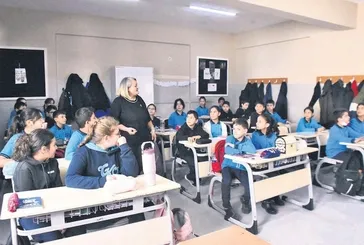 DMD hastası Göktuğ için öğrencilerden ‘İyilik Kutusu’ kampanyası