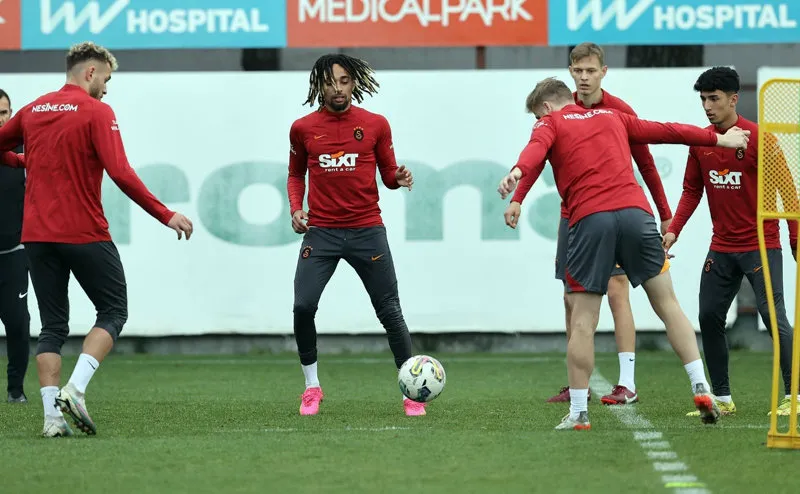 Okan Buruk kararını verdi! Başakşehir maçında yedekler - 9