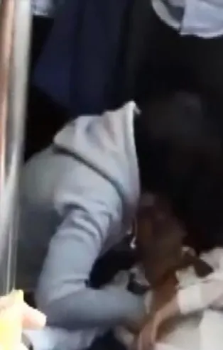 Halk otobüsünde hareketli dakikalar!