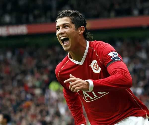 cristiano-ronaldo-manchester-unitedda-sezonun-en-iyi-oyuncusu-odulune-uzandi-1654348083813.jpg Cristiano Ronaldo, Manchester United'da sezonun en iyi oyuncusu ödülüne uzandı...-2