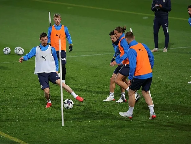 samandirada-her-sey-sil-bastan-baskan-ali-koc-isaret-etti-vitor-pereira-uygulamaya-gecti-1636761446728.jpeg Fenerbahçe'de büyük değişim! Samandıra’da her şey sil baştan: Pereira uygulamaya geçti-3