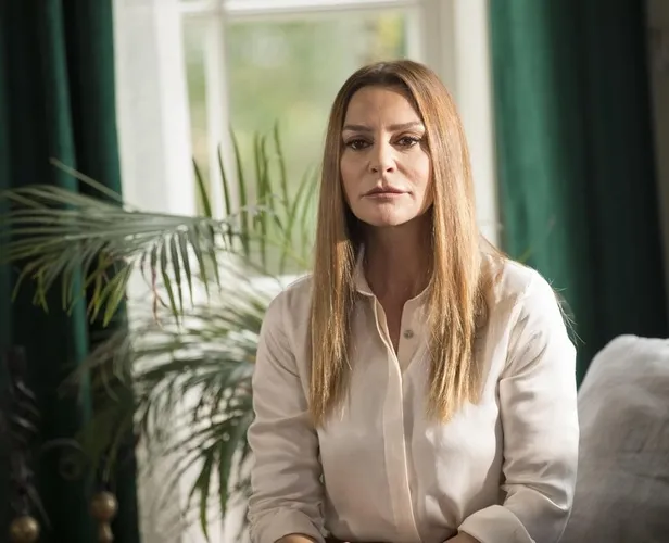 umutlari-alasagi-eden-veda-isini-bitiriyor-ramoda-ardi-ardina-ucuncu-ayrilik-izleyicileri-isyan-ettirdi-1610987386920.jpg Umutları alaşağı eden veda! İşini bitiriyor Ramo'da ardı ardına üçüncü ayrılık! İzleyicileri isyan ettirdi-4