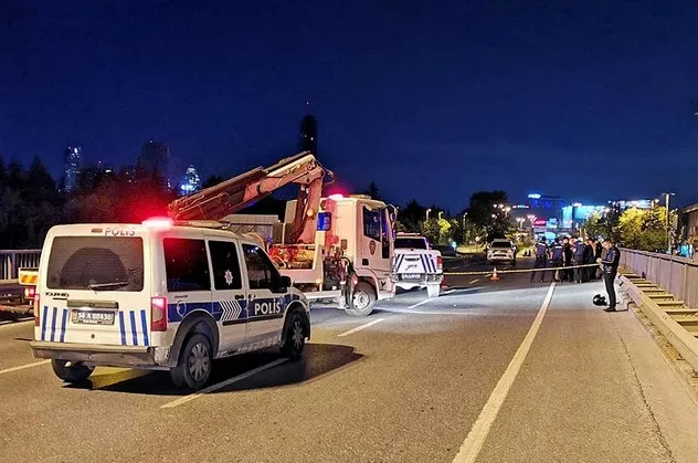 Son dakika: Sarıyer'de bariyerlere çarpan motosikletin sürücüsü yaşamını yitirdi