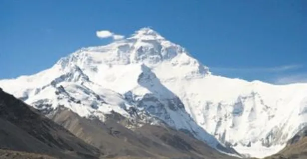 Everest'te temizlik yapıldı: 11 ton çöp ve 4 ceset çıkarıldı!