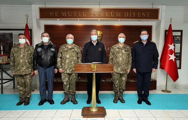 milli-savunma-bakani-akar-ve-kuvvet-komutanlari-irak-sinirinda-incelemelerde-bulundu-1619368716005.jpeg Milli Savunma Bakanı Akar ve kuvvet komutanları Irak sınırında incelemelerde bulundu! 31 PKK'lı terörist etkisiz...-2