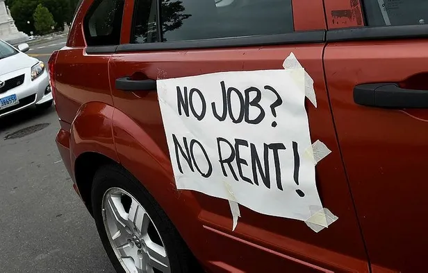 ABD'de korkutan rakam: Geçen hafta 1,3 milyon kişi işsizlik maaşı başvurusunda bulundu-1