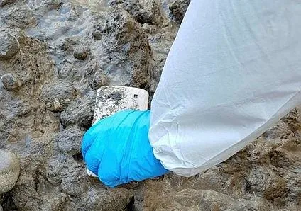 FETÖ'cünün çukura attığı telefon tonlarca su tahliye edilerek bulundu-2