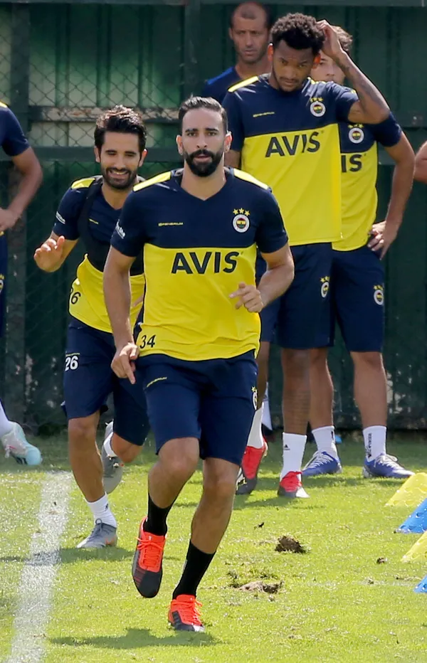 eski-fenerbahceli-adil-ramiden-flas-aciklamalar-1658732638284.jpg
