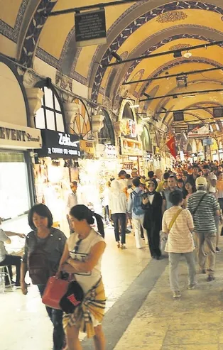 CHP’li Tekin’e Kapalıçarşı esnafından tepki:​​ Kapalı dükkân yok işlerimiz çok iyi