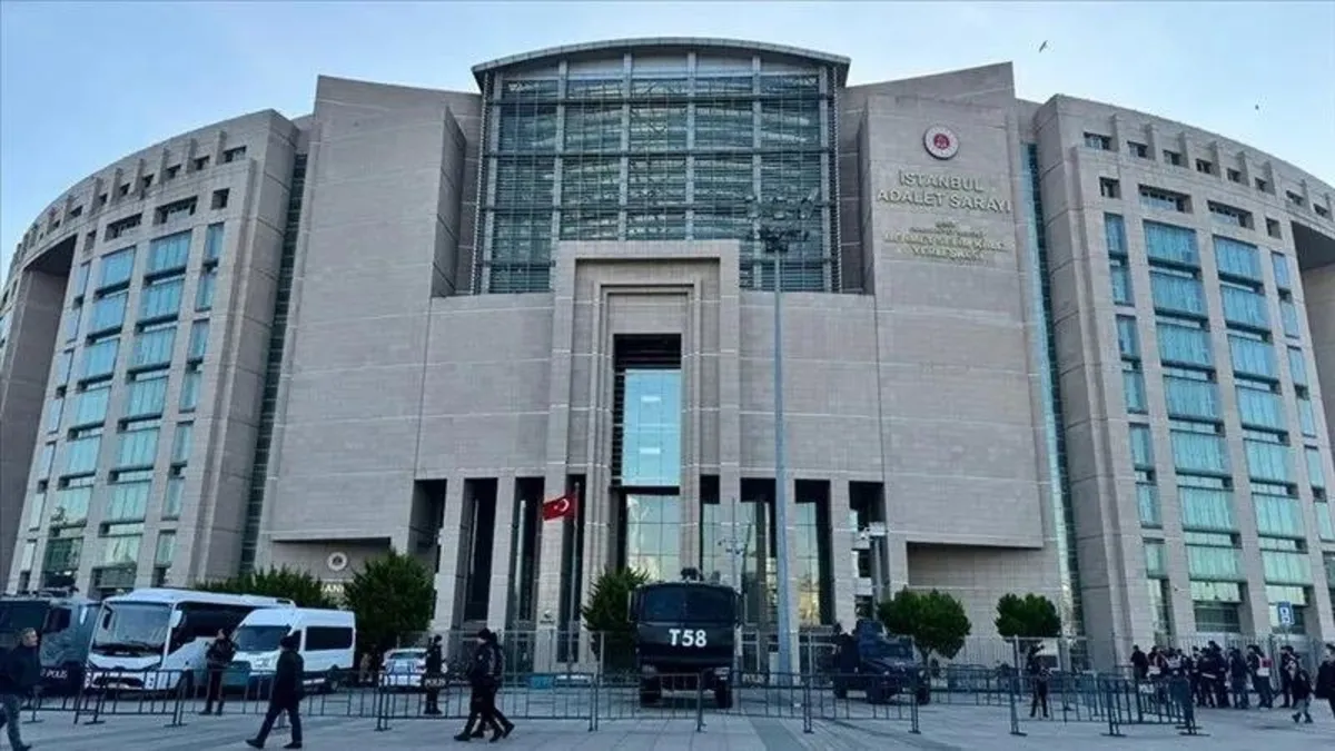 CHP'li İBB'ye yönelik yolsuzluk soruşturmasında flaş gelişme! 8 kişi tutuklandı