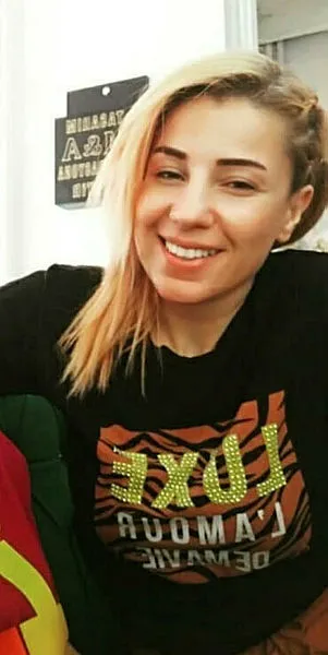 son-dakika-birgulun-eski-sevgilisi-tarafindan-vurulma-aninin-goruntuleri-ortaya-cikti-vahsice-katletmisti-1571327668841.jpg Son dakika: Birgül'ün eski sevgilisi tarafından vurulma anının görüntüleri ortaya çıktı! Vahşice katletmişti-2