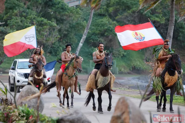 Fransa Cumhurbaşkanı Emmanuel Macron'un Fransız Polinezyası'nda ilginç anları! Boynuna çiçekleri doladılar - 25