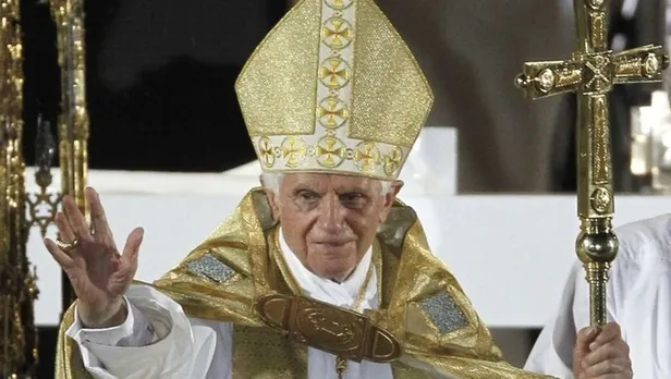 eski-papa-16-benedictus-oldu-mu-neden-oldu-16-benedictus-kimdir-kac-yasindaydi-hastaligi-neydi-1672480896817.jpg