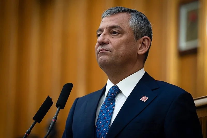 ozgur-ozel-kuran-i-kerimi-hedef-alan-deniz-goktasa-destek-cikti-1782820323150.jpeg Özgür Özel Kur'an-ı Kerim'i hedef alan Deniz Göktaş'a destek çıktı!-4