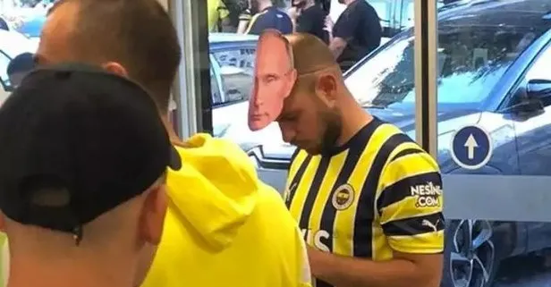 Fenerbahçe taraftarından bu kez de ’Putin’ maskesi! Dinamo Kiev maçı öncesi tepki çeken görüntü
