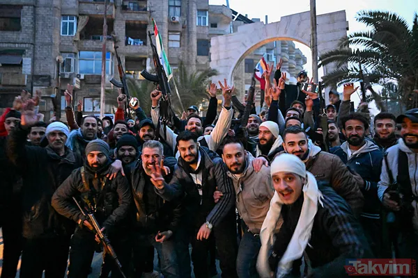 Esad rejiminin yıkılması sonrası Suriye meydanları bayram yeri! Şam, Halep, Humus... Başkan Erdoğan'a teşekkür - 4