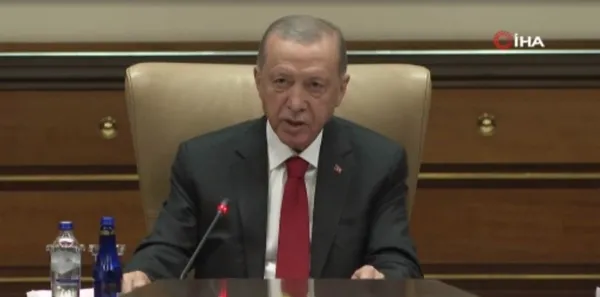 baskan-recep-tayyip-erdogandan-kritik-kabuller-cezayir-disisleri-bakani-ahmed-attaf-ve-abd-musluman-organizasy-1694030970119.jpeg Başkan Erdoğan, ABD Müslüman Organizasyonları Konseyi'ni Cumhurbaşkanlığı Külliyesi'nde kabul etti-7