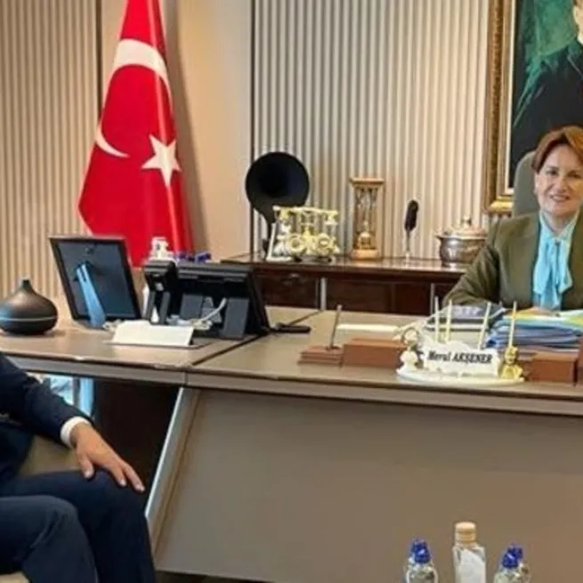 İYİ Parti Genel Başkanı Meral Akşenerden Gökçeada Belediyesinin cezaevindeki rüşvetçi başkanı Ünal Çetine ziyaret! 35 dakikalık sır görüşme