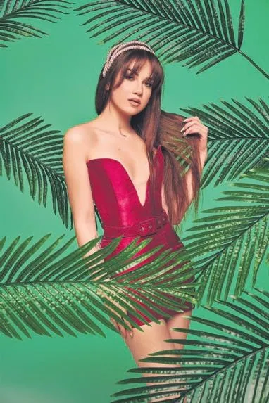 sosyal-medya-fenomeni-ezgi-findik-cebini-doldurdu-turkiyeyi-sildi-yabanci-dergide-kendini-alman-olarak-tanitti-1648754335373.jpeg Sosyal medya fenomeni Ezgi Fındık cebini doldurdu Türkiye'yi sildi! Yabancı dergide kendini Alman olarak tanıttı-5