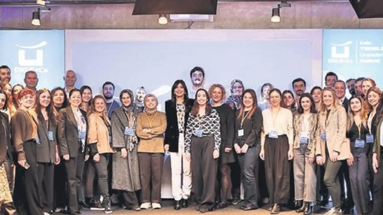 ÜNLÜ & Co Kadın Teknoloji Girişimcileri Akademisi’nde yeni dönem başladı