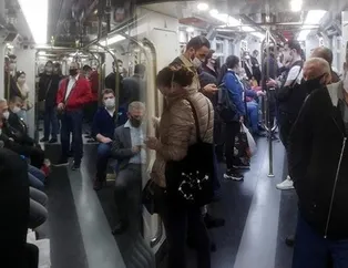 İzmir’de sosyal mesafe sıfır