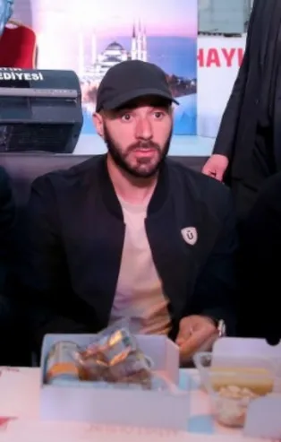 Karim Benzema Ramazan ayında kariyer rekorunu kırdı! Akıllara 5 yıl önce Fatih'te katıldığı iftar programı geldi