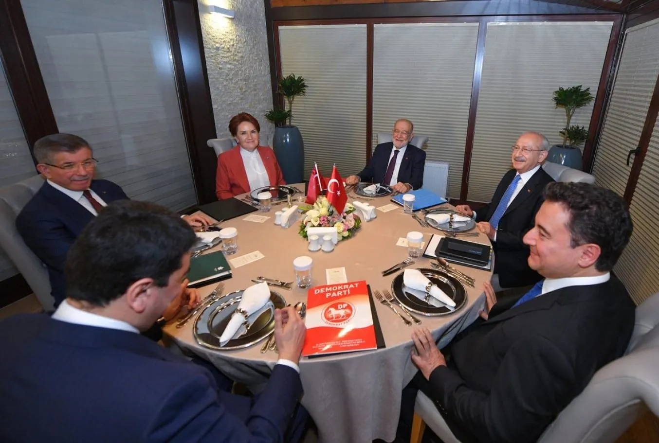 CHP’den 6’lı koalisyona adaylık için hodri meydan